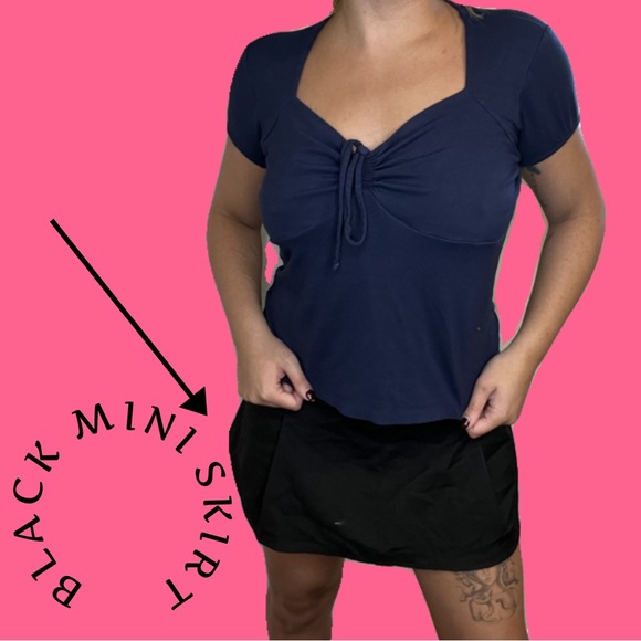 BLACK MINI SKIRT - Picture 1 of 2